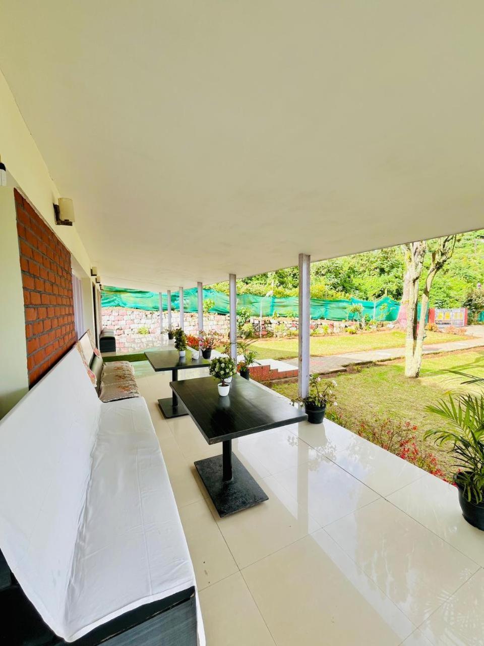 Nilgiris Inn Котагири Екстериор снимка