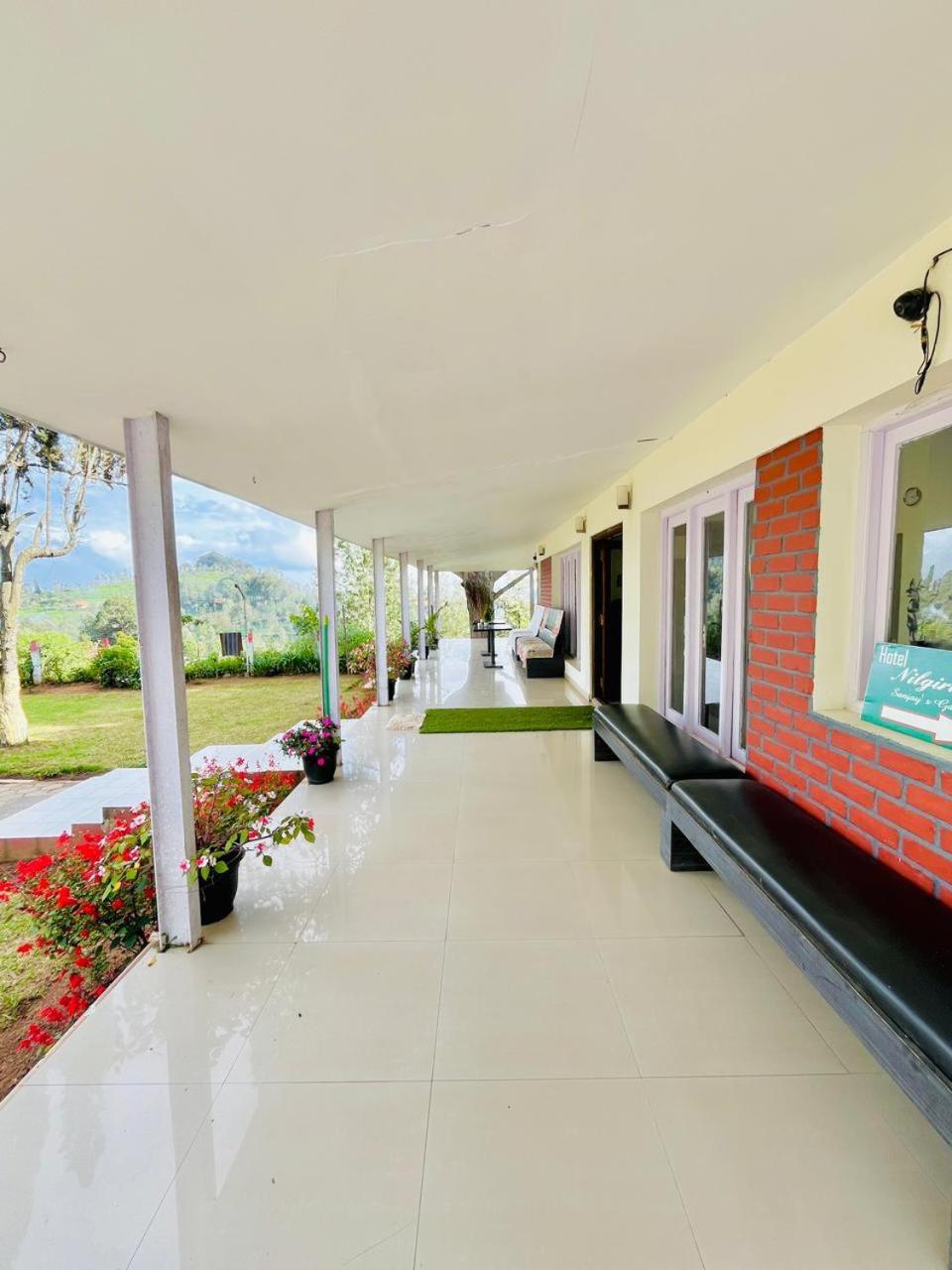 Nilgiris Inn Котагири Екстериор снимка