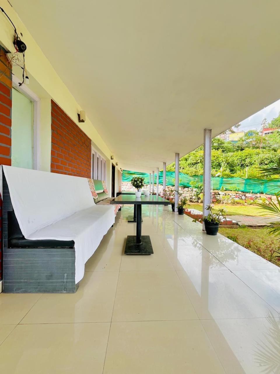 Nilgiris Inn Котагири Екстериор снимка