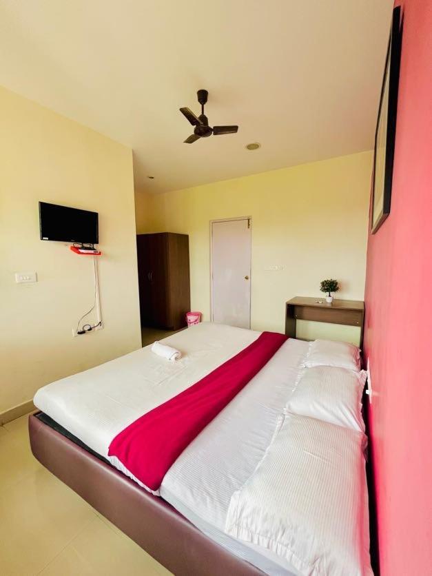 Nilgiris Inn Котагири Екстериор снимка